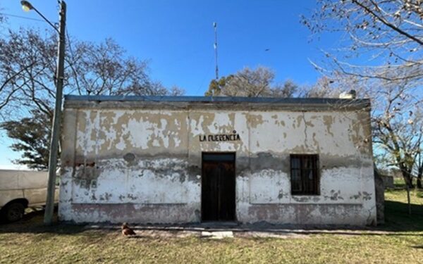 Abren dos nuevos locales de campo en “El pueblo con más almacenes del país”